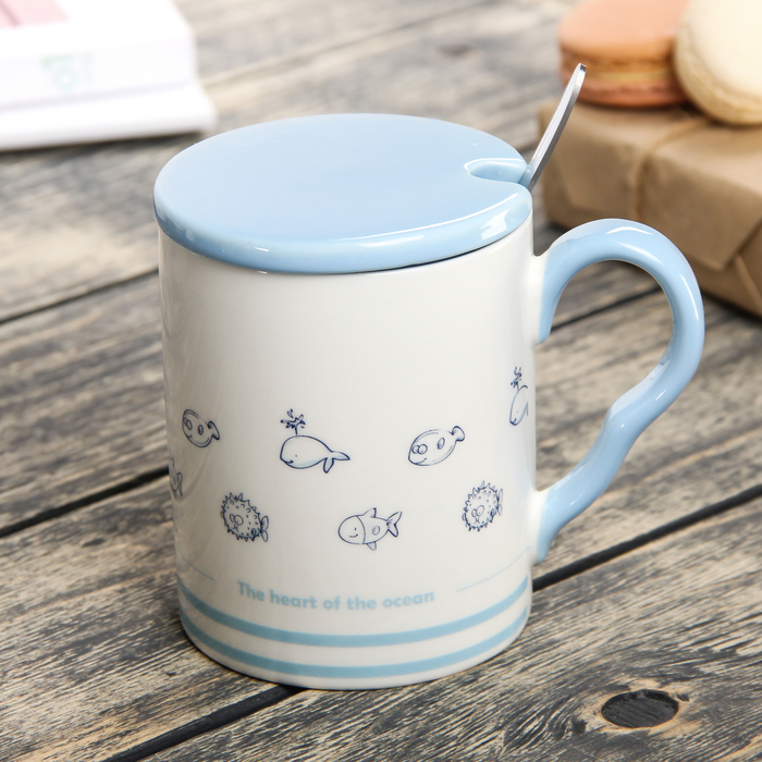 Кружка 400 мл "Рыбки", с керамической ложкой и крышкой, цвета МИКС