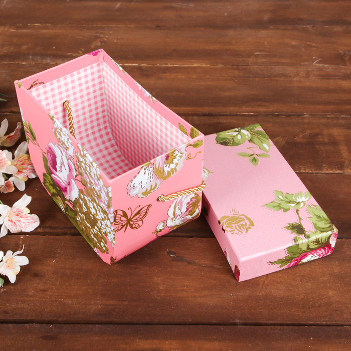 Коробка подарочная 17 х 13,5 х 10,5 см