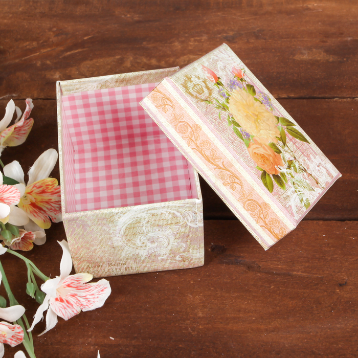 Коробка подарочная 10 х 7,5 х 6 см