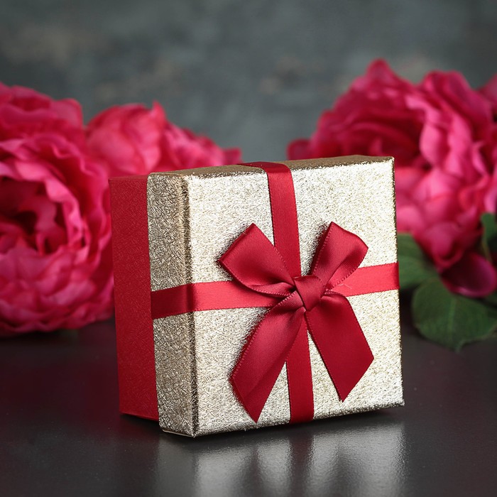 Коробка подарочная 9 х 9 х 5,5 см