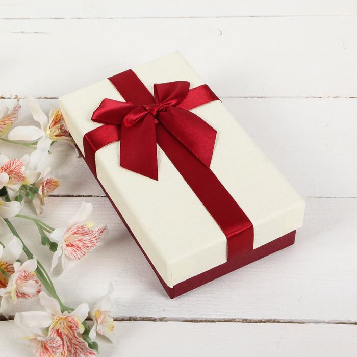 Коробка подарочная 17 х 9,5 х 4 см