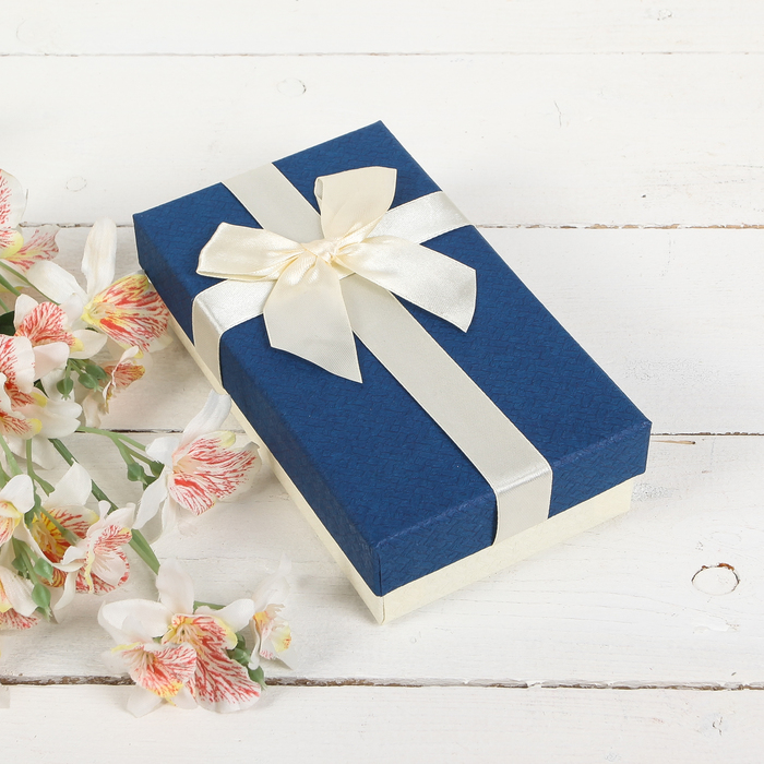 Коробка подарочная 17 х 9,5 х 4 см