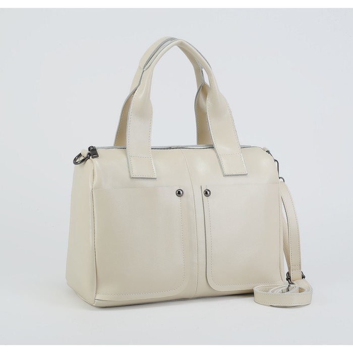 Сумка женская, отдел с перегородкой на молнии, 3 наружных кармана, длинный ремень, цвет молочный