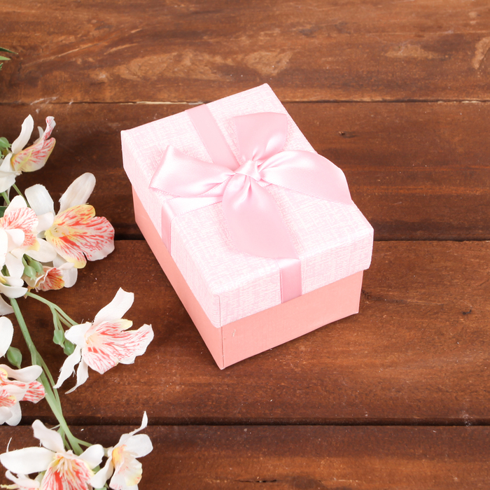 Коробка подарочная 10 х 7,5 х 6 см