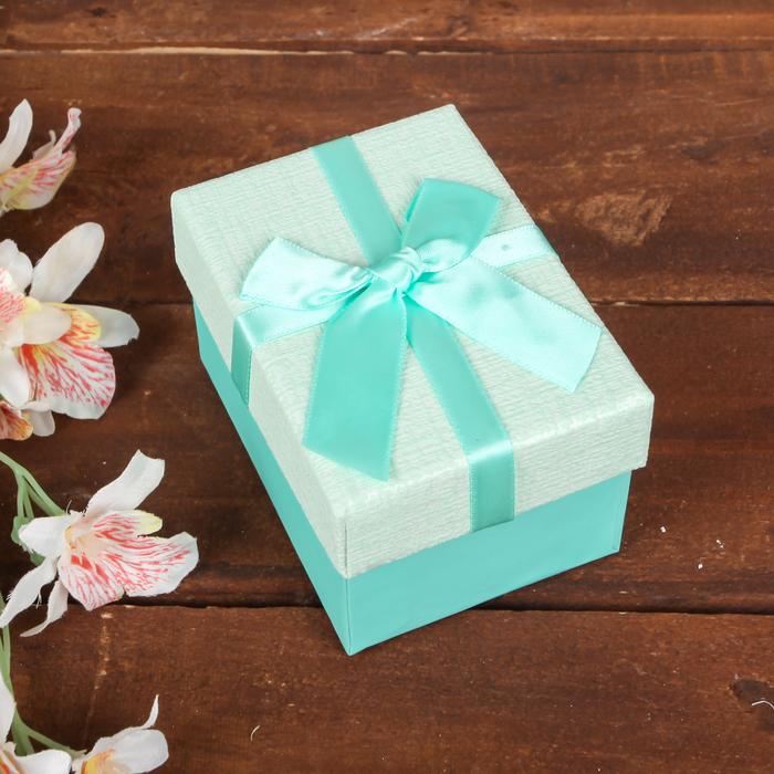 Коробка подарочная 10 х 7,5 х 6 см