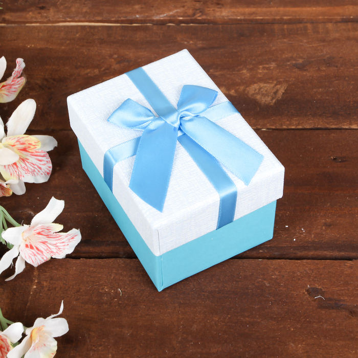 Коробка подарочная 10 х 7,5 х 6 см