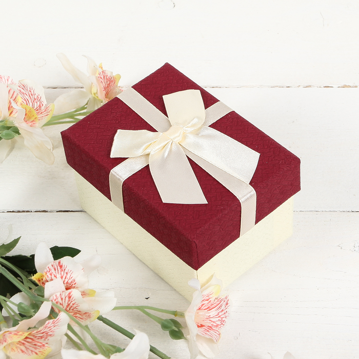 Коробка подарочная 10 х 7,5 х 6  см