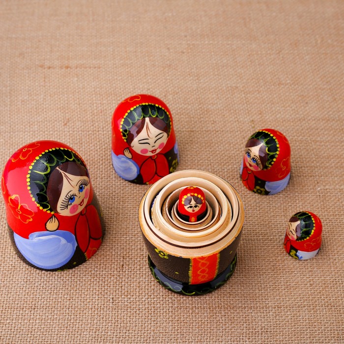 Матрёшка «Катюша», красный платок, 5 кукольная, 17 см