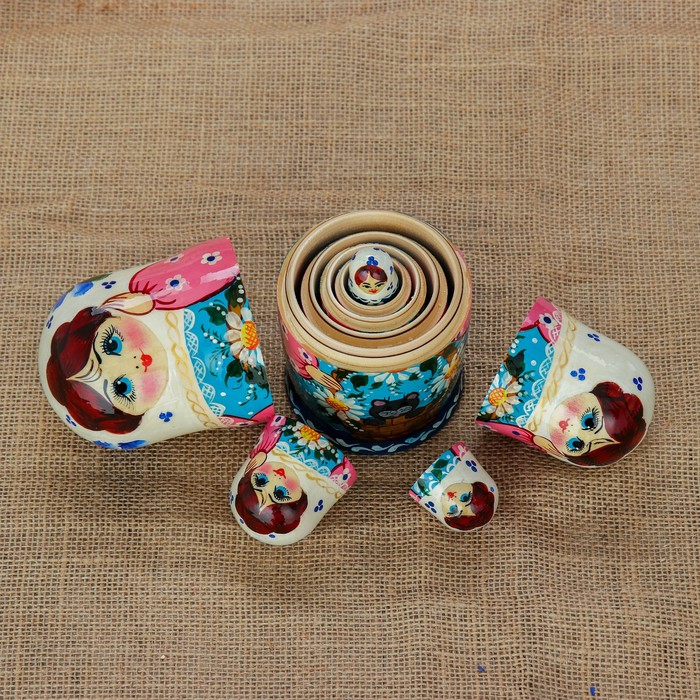 Матрёшка «Корзинка с котёнком», белый платок, 5 кукольная, 17 см