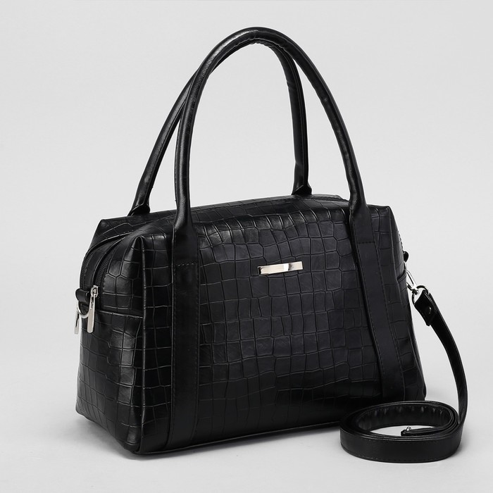 Сумка женская, отдел на молнии, наружный карман, длинный ремень, крокодил, цвет чёрный