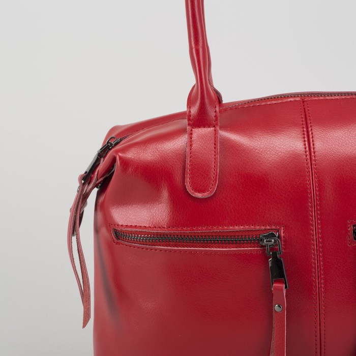 Сумка женская, отдел на молнии, 3 наружных кармана, длинный ремень, цвет красный
