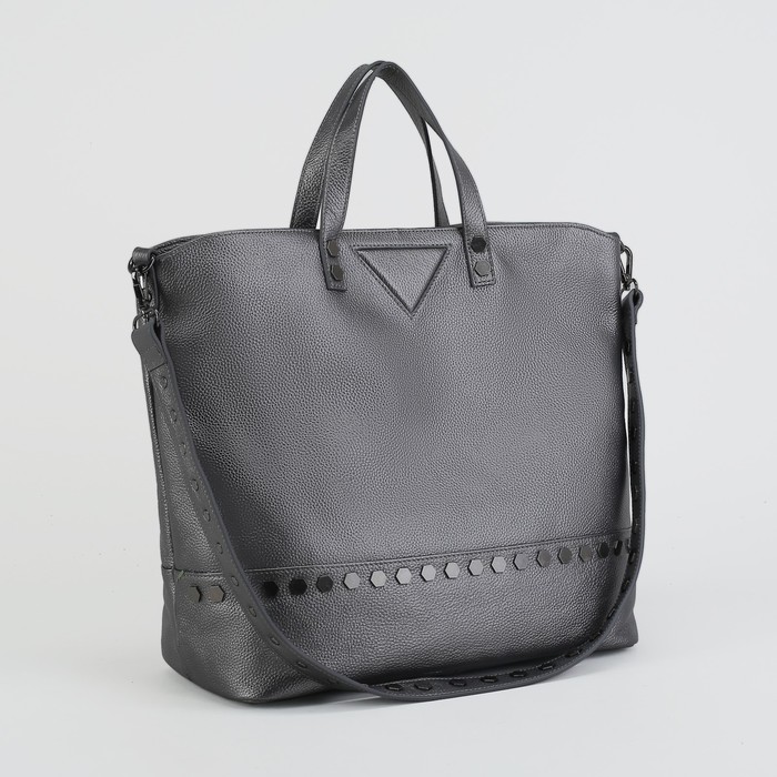 Сумка женская, отдел на молнии, наружный карман, длинный ремень, цвет серебристый