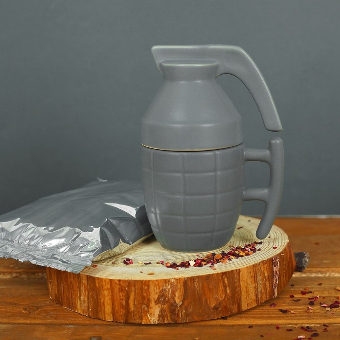 Набор кружка-граната и чай чёрный 100 г "23 Февраля. танк"