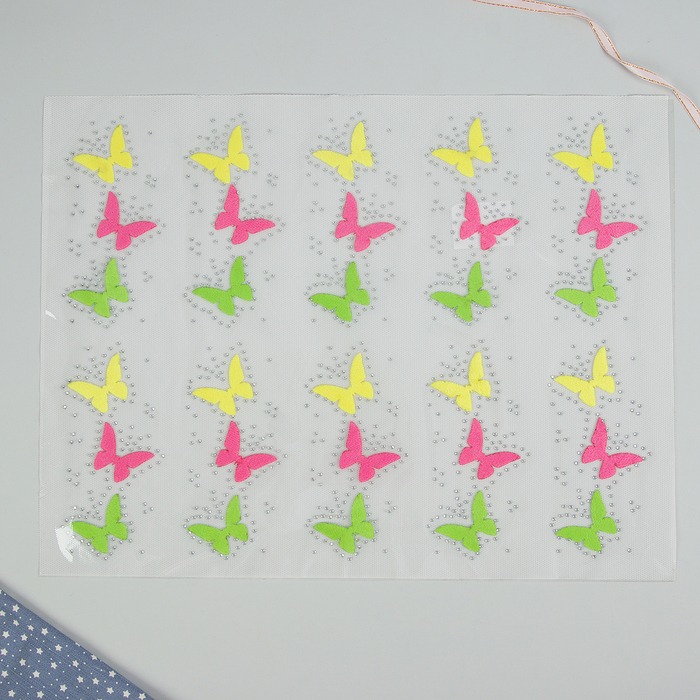 Термоаппликация со стразами "Бабочки", 14*6,5см, 10шт на листе