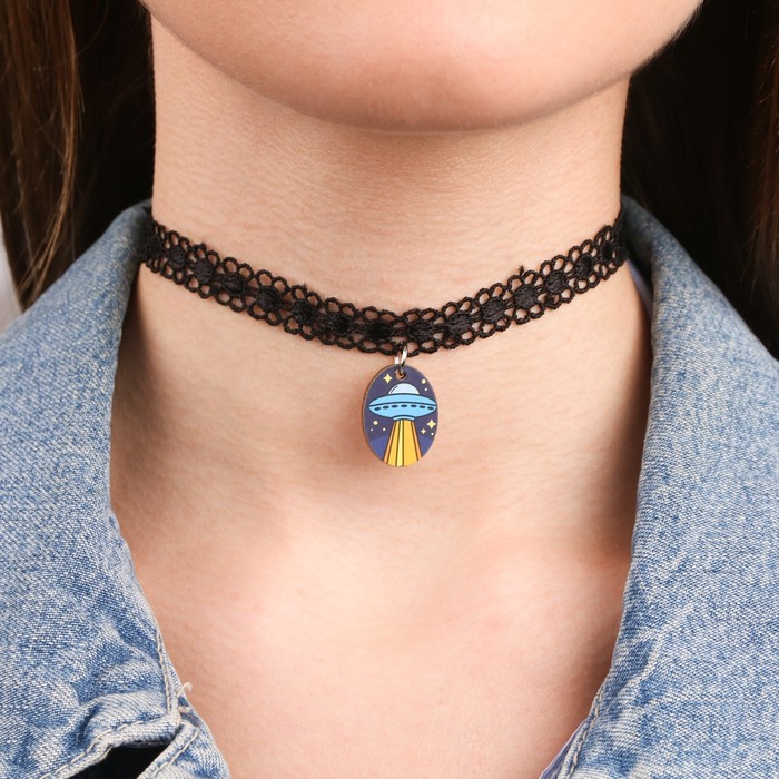 Чокер ажурный с подвеской "НЛО"