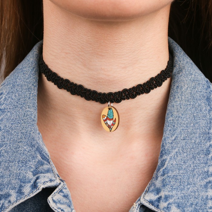 Чокер ажурный с подвеской "Перо"