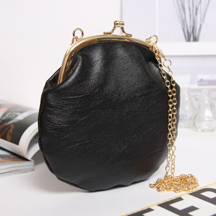 Сумка женская, отдел на фермуаре, длинная цепочка, цвет чёрный