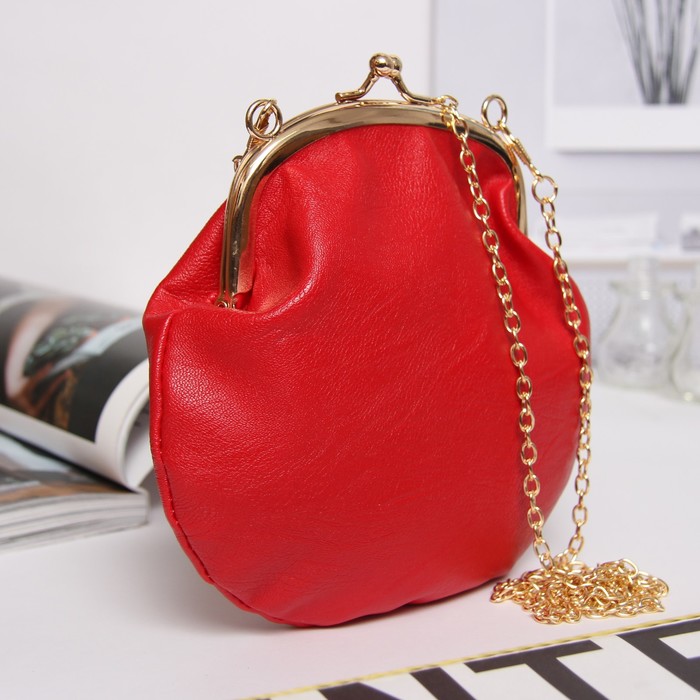 Сумка женская, отдел на фермуаре, длинная цепочка, цвет красный