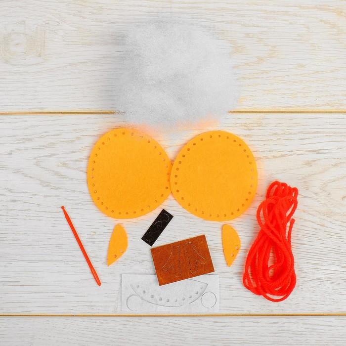 Набор для создания игрушки из фетра "Олененок" + игла