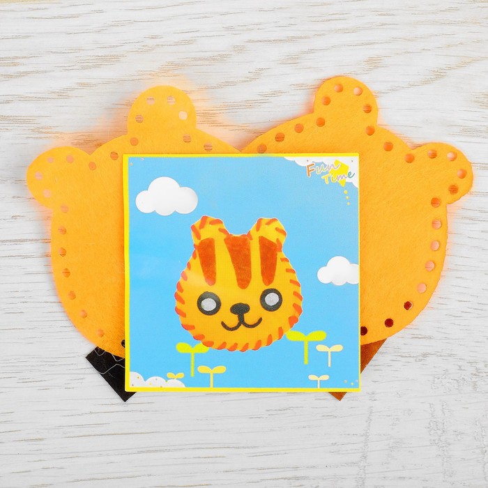 Набор для создания игрушки из фетра "Белочка"