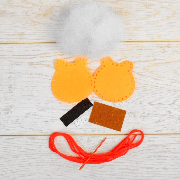 Набор для создания игрушки из фетра "Белочка"