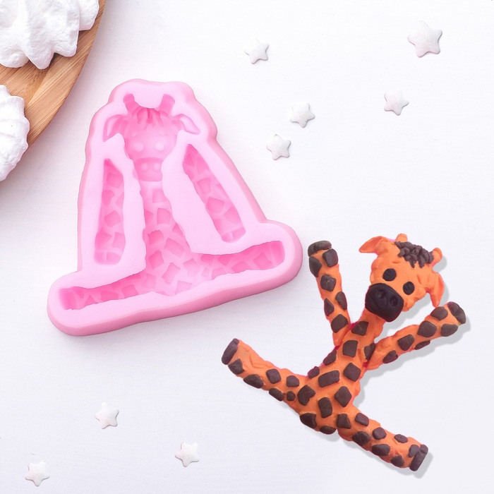 Молд 8х9х2 см "Жираф", цвет розовый