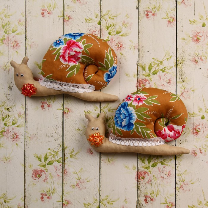 Сувенир «Милая улиточка», молочная юбочка, ручная работа, 10 см, микс