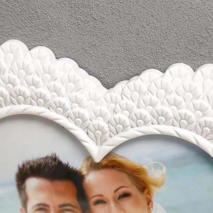 Фоторамка пластик 30х30 см "Павлины. Сердце" белая 39х42 см