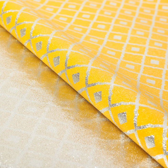 Плёнка металлизированная "Ромбы", желтый, 70 х 100 см