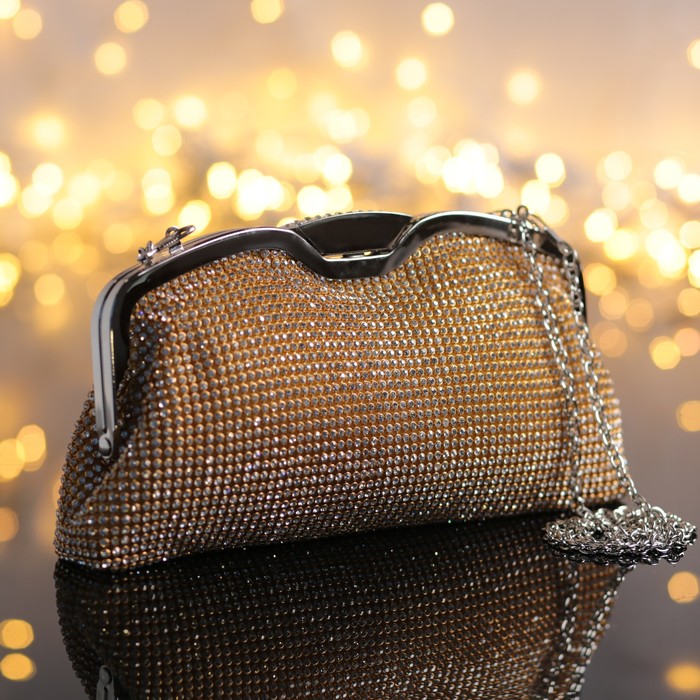 Клатч женский, отдел на фермуаре, длинная цепь, цвет золотой