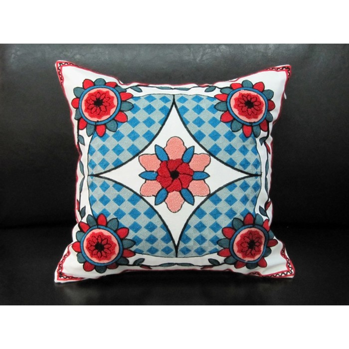Наволочка декоративная Bombay, размер 45х45 см, вышивка 7034-31