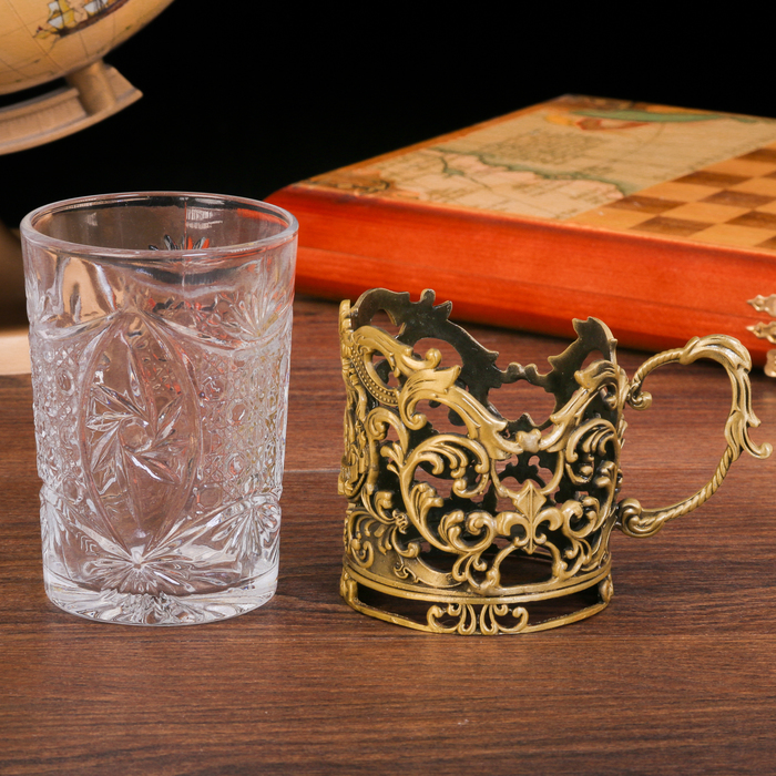 Подстаканник со стаканом "Уважаемый человек"