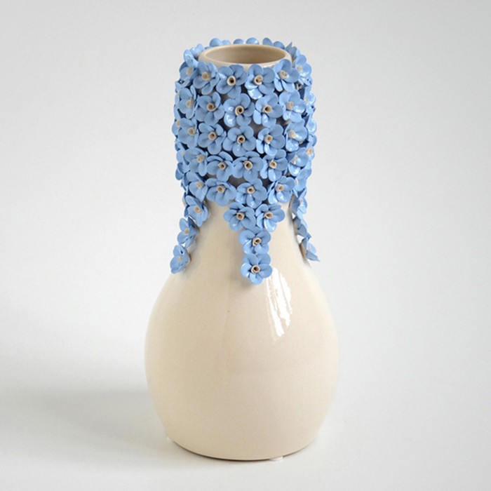 Ваза "Пена" 26 см белая с сине-белой лепкой