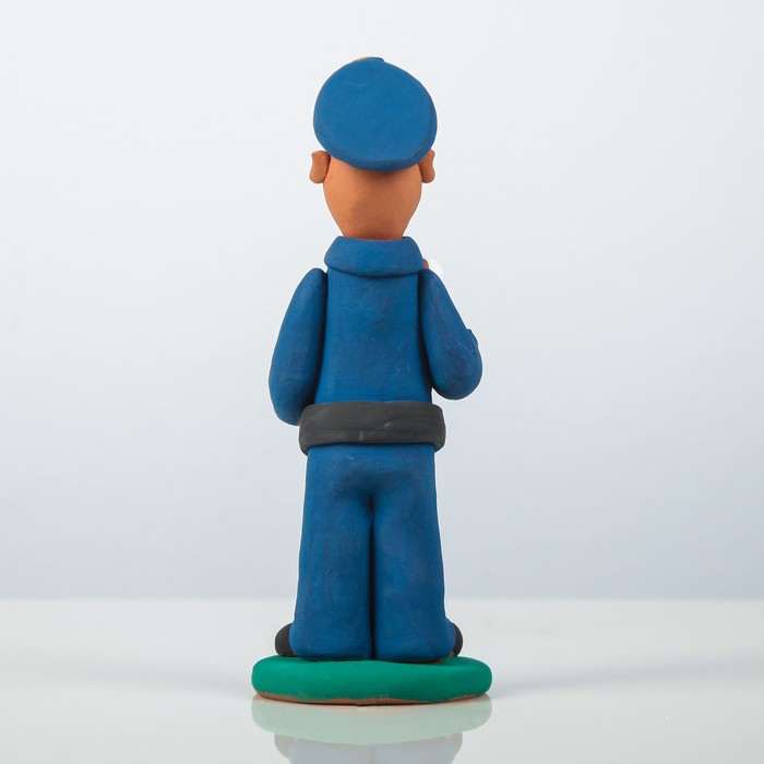 Статуэтка "Полицейский"