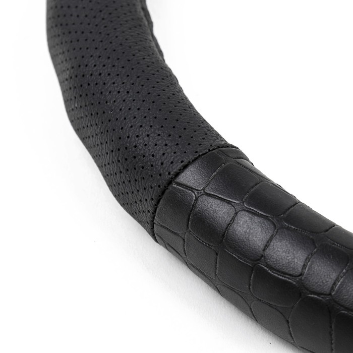 Оплетка на руль AVS GL-940M-B, натуральная кожа, размер M, черный