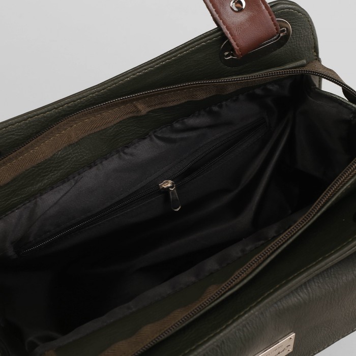 Сумка женская, отдел на молнии, 2 наружных кармана, длинный ремень, цвет зелёный