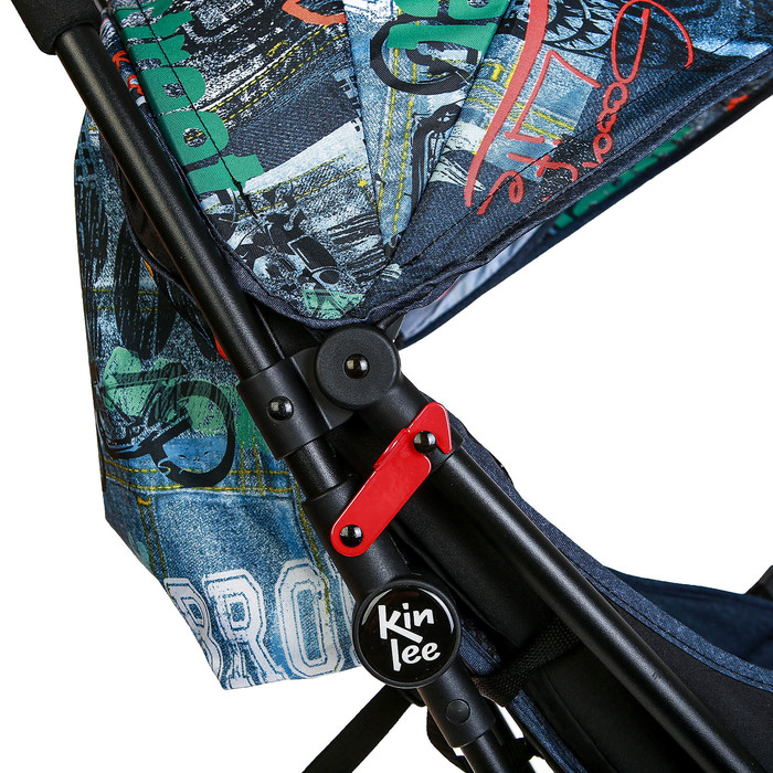 Коляска прогулочная, цвет синий, рисунок граффити