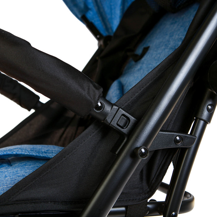 Коляска прогулочная, цвет голубой