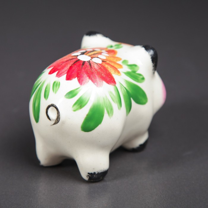 Сувенир "Свинка малышка" 6*8,5 см цветы