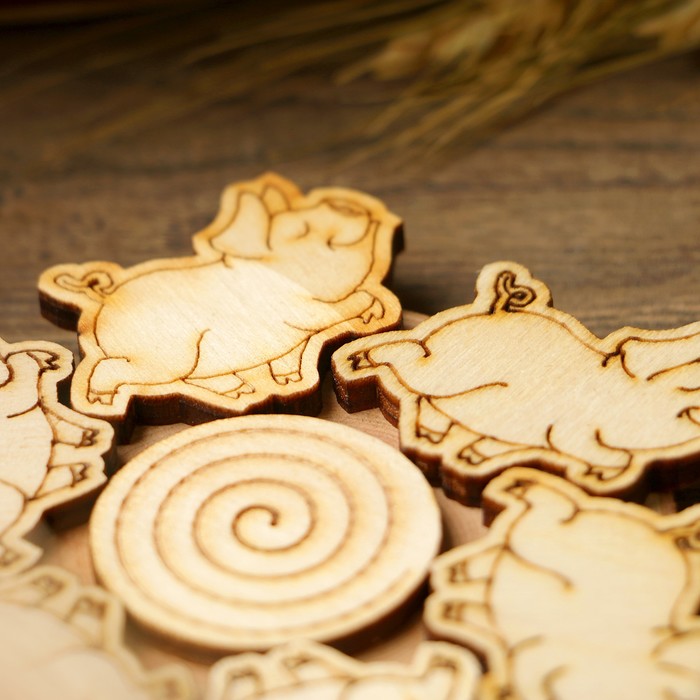 Подставка под горячее «Мечтательный поросёнок», D = 11 см, можжевельник