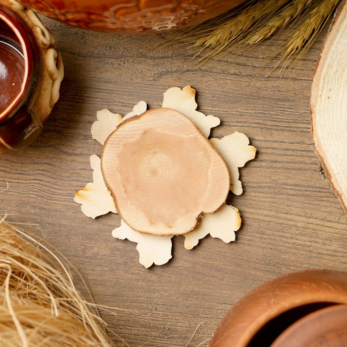 Подставка под горячее «Мечтательный поросёнок», D = 11 см, можжевельник