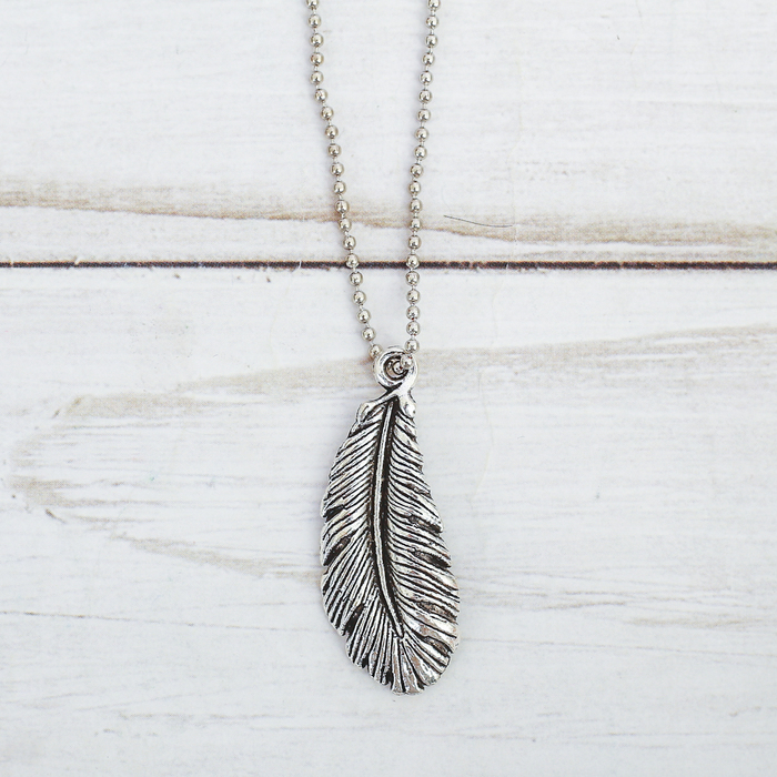 Подвеска на открытке "Твоя любовь окрыляет"