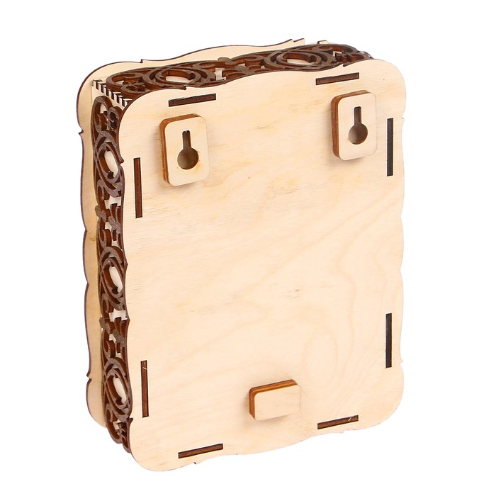 Шкатулка - ключница «Ажур», белая с тёмными резными элементами, 18,4х14,2х5,7 см