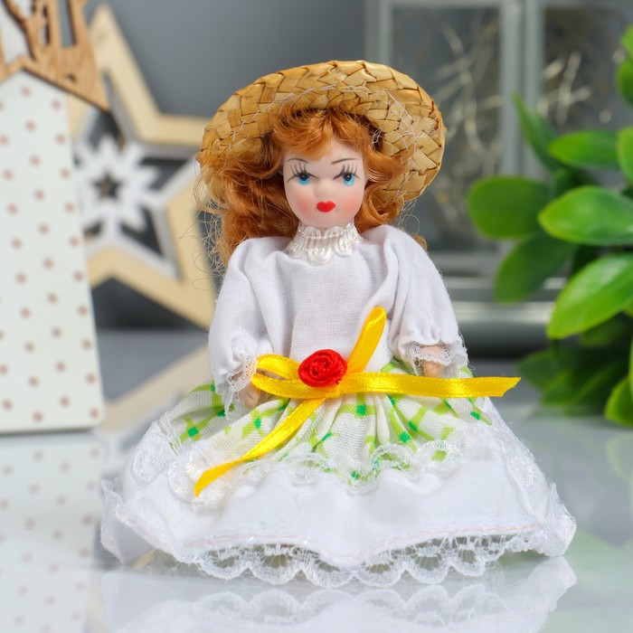 Кукла коллекционная керамика "Малышка в светлом платье с оборочками" 10,5 см МИКС