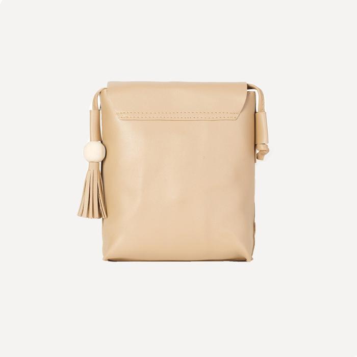 Сумка женская, отдел на молнии, регулируемый ремень, цвет бежевый