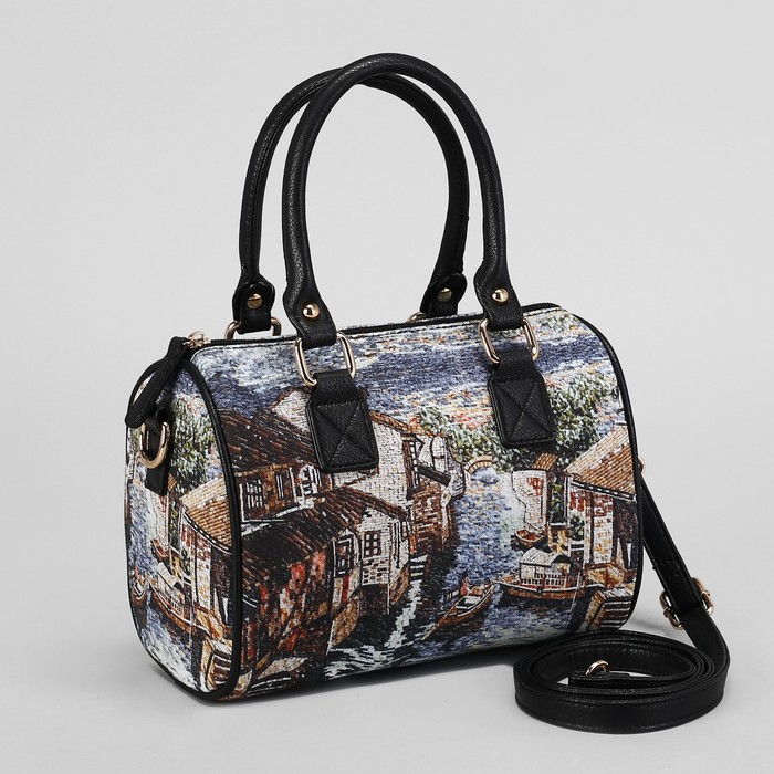 Сумка женская, отдел на молнии, длинный ремень, цвет чёрный