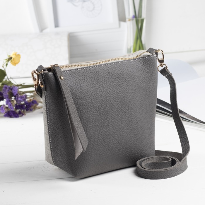 Сумка женская, отдел на молнии, длинный ремень, цвет серый/тёмно-серый