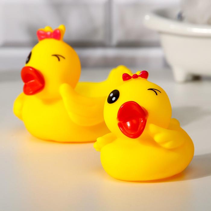 Набор игрушек для ванны «Озорные уточки», 2 шт.