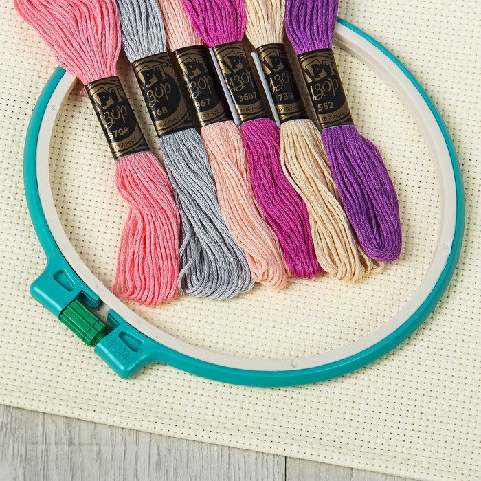 Набор для вышивания №1, 8 предметов: канва, мулине, пяльцы