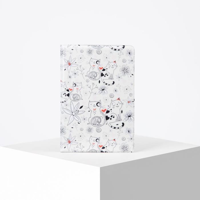 Обложка для паспорта, с нанесенным рисунком "Коты", цвет белый